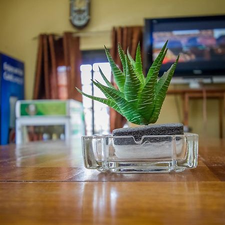 Kisoro Tourist Hotel エクステリア 写真