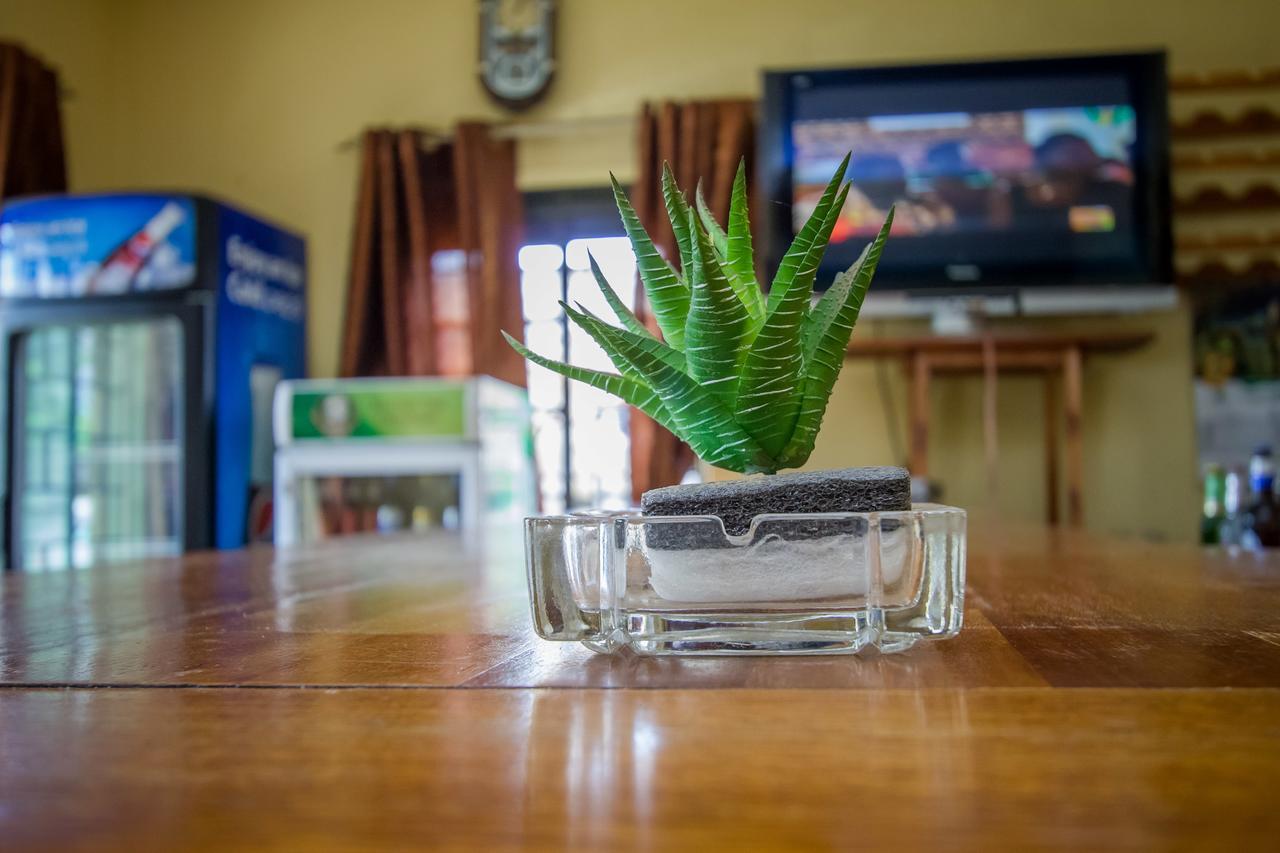Kisoro Tourist Hotel エクステリア 写真