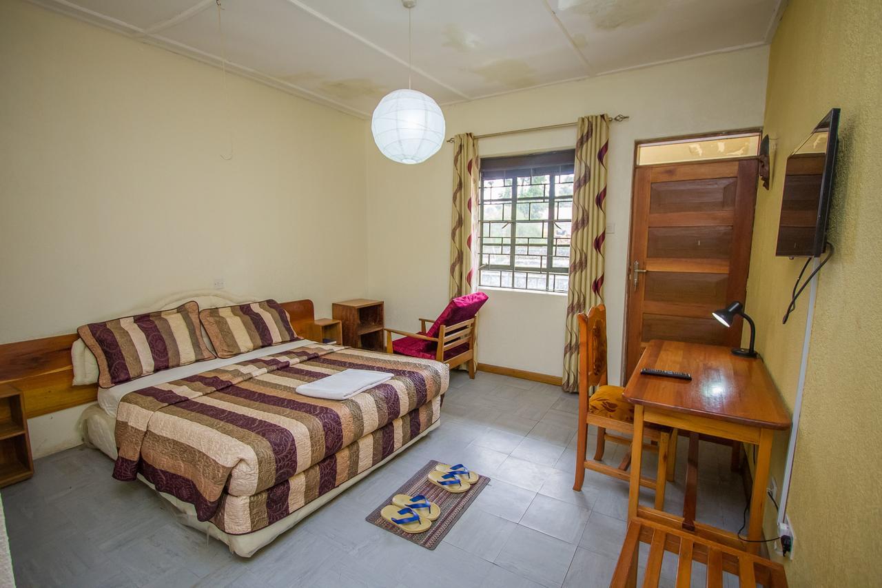 Kisoro Tourist Hotel エクステリア 写真