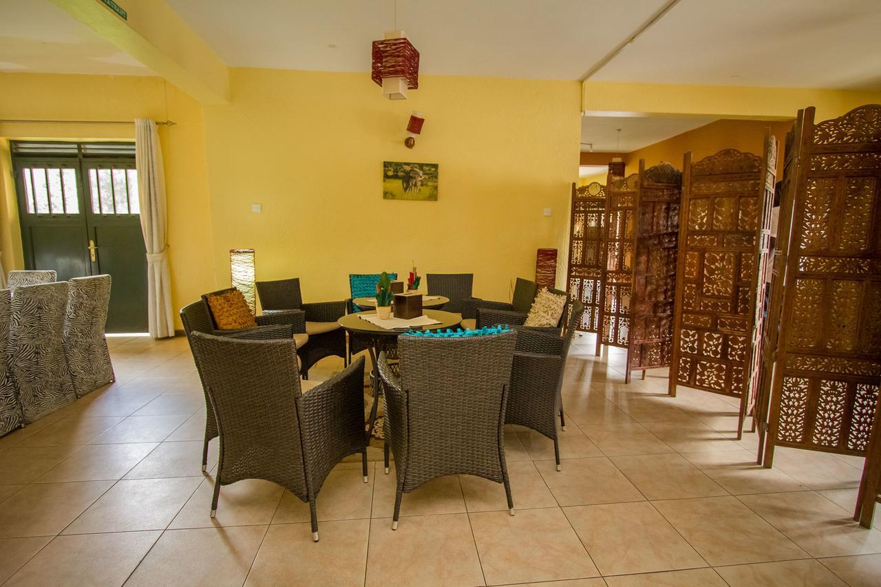 Kisoro Tourist Hotel エクステリア 写真