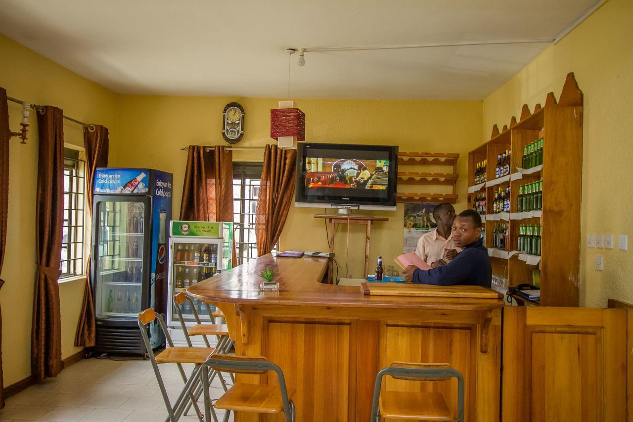 Kisoro Tourist Hotel エクステリア 写真