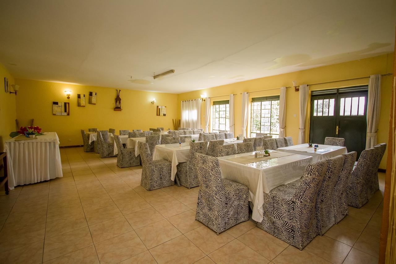 Kisoro Tourist Hotel エクステリア 写真