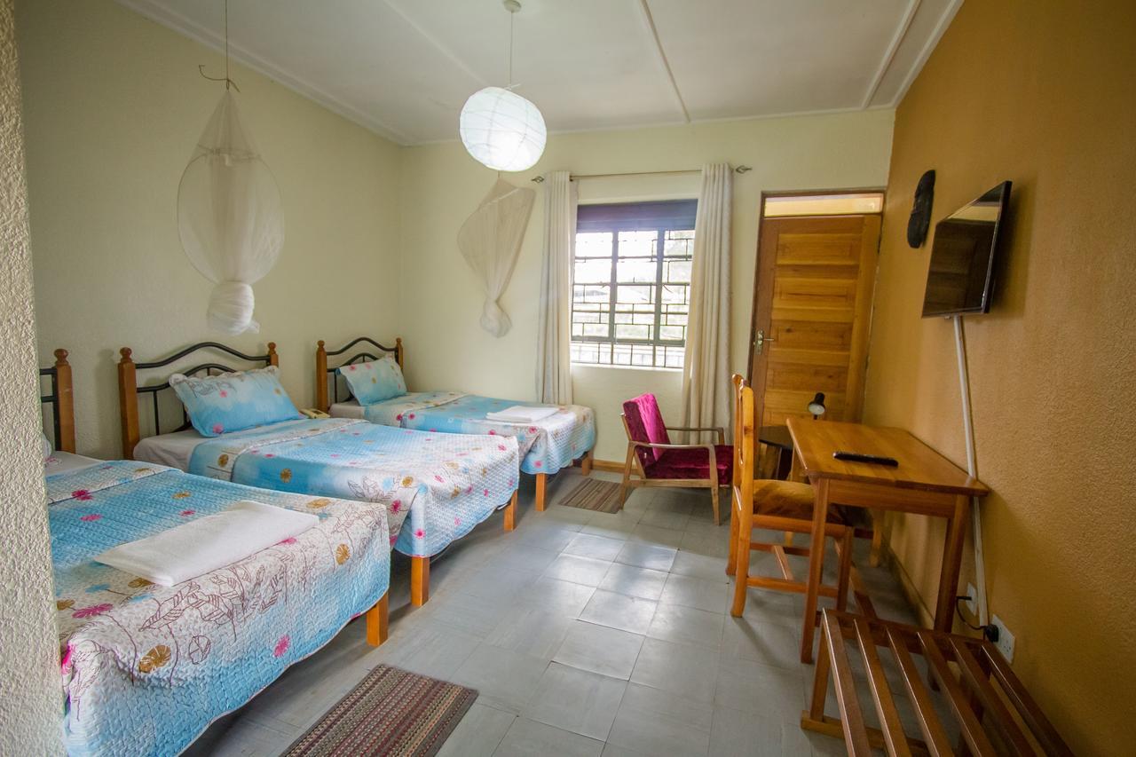 Kisoro Tourist Hotel エクステリア 写真
