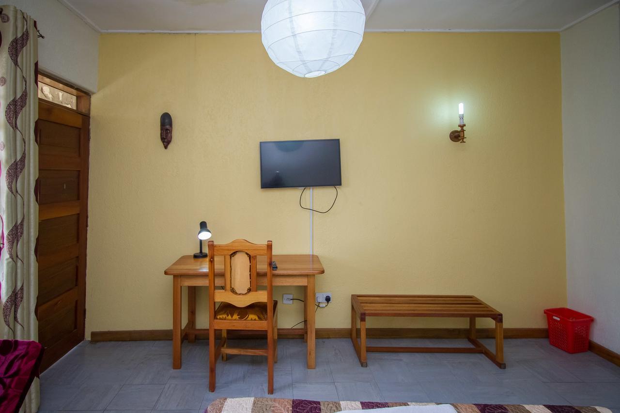 Kisoro Tourist Hotel エクステリア 写真