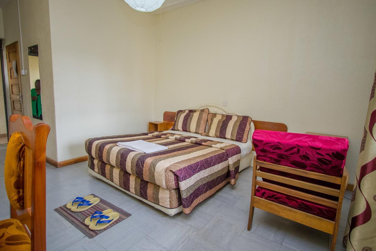 Kisoro Tourist Hotel エクステリア 写真