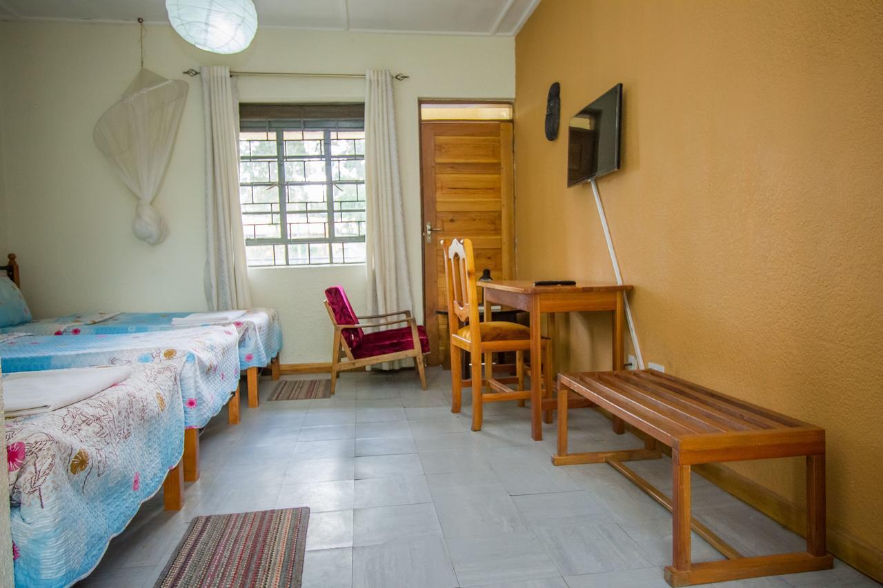 Kisoro Tourist Hotel エクステリア 写真