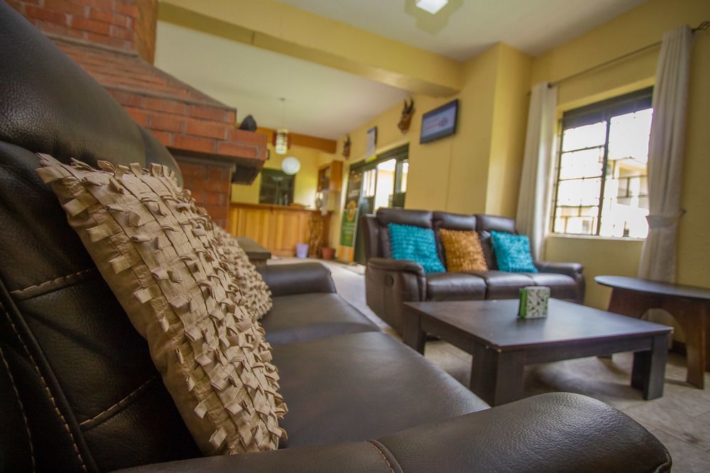 Kisoro Tourist Hotel エクステリア 写真