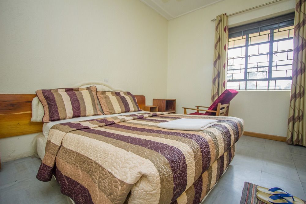 Kisoro Tourist Hotel エクステリア 写真