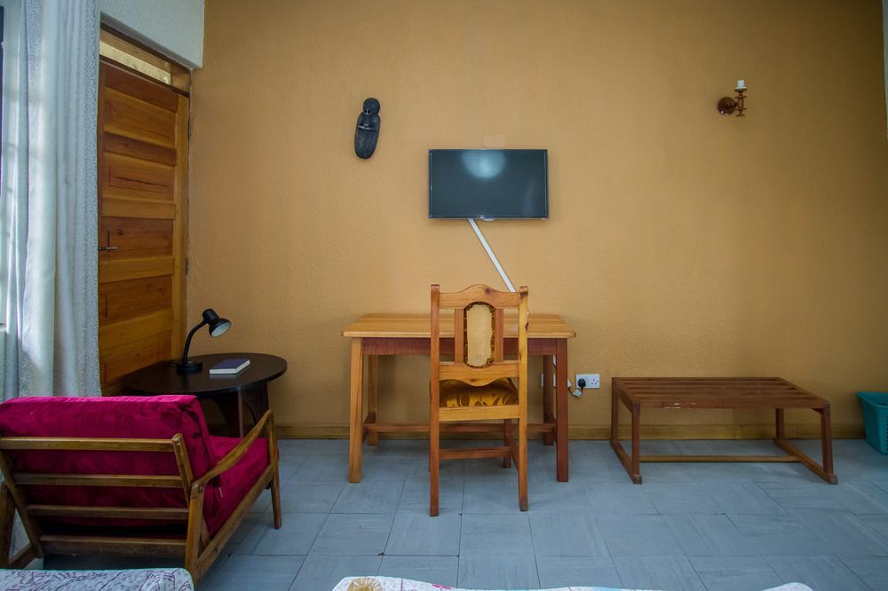 Kisoro Tourist Hotel エクステリア 写真